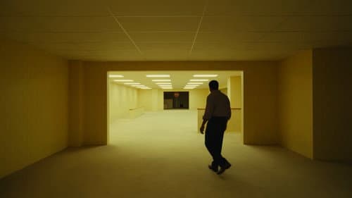 Backdrop do filme: Backrooms: Um Não-Lugar
