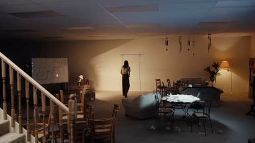 Backdrop do filme: Backrooms: Um Não-Lugar