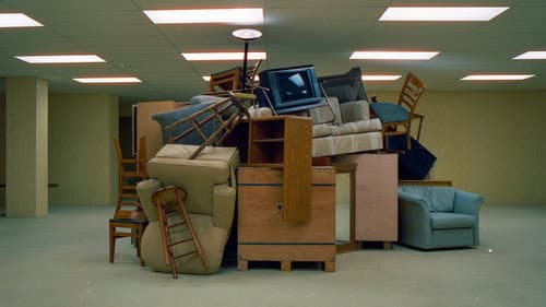 Backdrop do filme: Backrooms: Um Não-Lugar