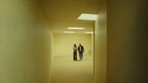 Backdrop do filme: Backrooms: Um Não-Lugar