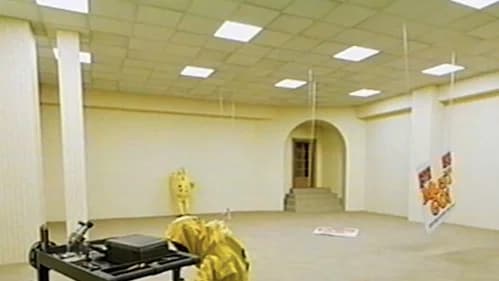 Backdrop do filme: Backrooms: Um Não-Lugar