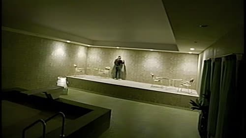 Backdrop do filme: Backrooms: Um Não-Lugar