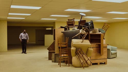 Backdrop do filme: Backrooms: Um Não-Lugar