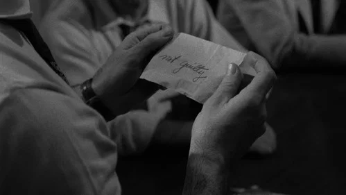 Backdrop do filme: 12 Homens e uma Sentença